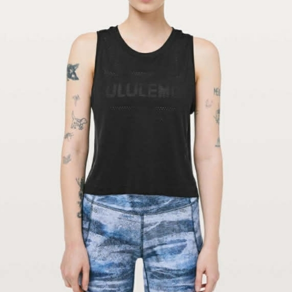 lululemon athletica Tops - Lululemon Breeze By Muscle Crop Tank - Sz 4